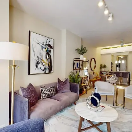 Apartment Chic River North Retreat *