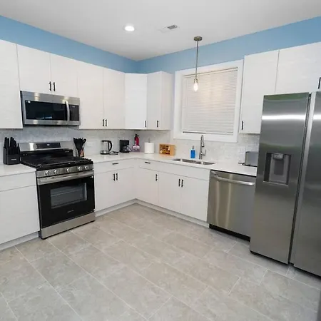 Spacious 3br Near United Center & Medical District *