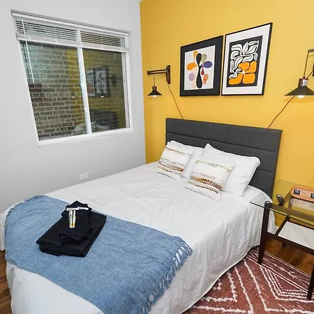 Modern 3br Retreat Near United Center & West Loop Chicago