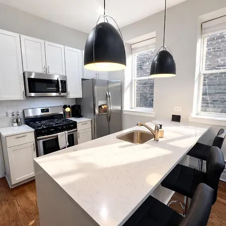 Flexhome West Town - Spacious 2br Duplex - Sleeps 8 Chicago