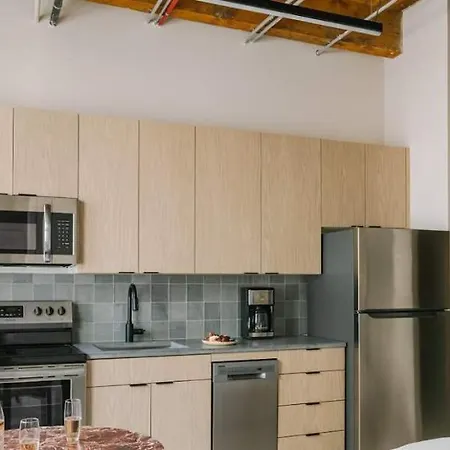 Livn West Loop King *