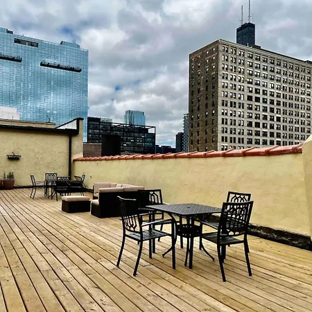 Downtown Penthouse I Vintage , Gym & Balcony #5 *