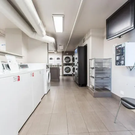 Mich Ave Downtown, Park, Museums 2bd-2ba #4