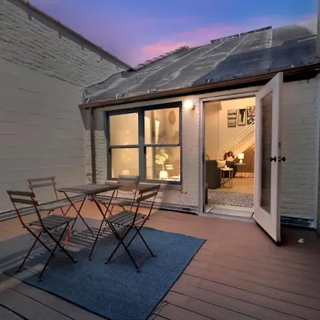 Sleep 25 - Huge Downtown Vintage Lofts, Balcony & Gym Chicago