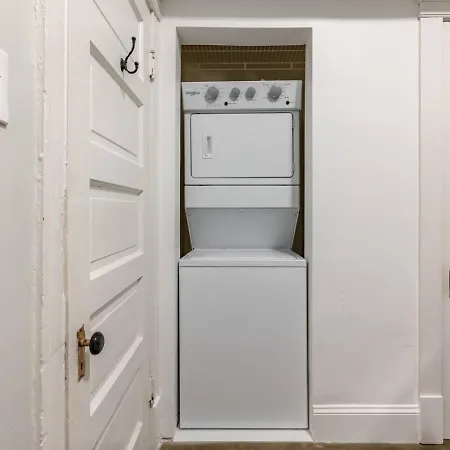 Secret Gallery On The Park - 2bd/1ba