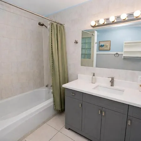 3 King Beds Near Wicker Park