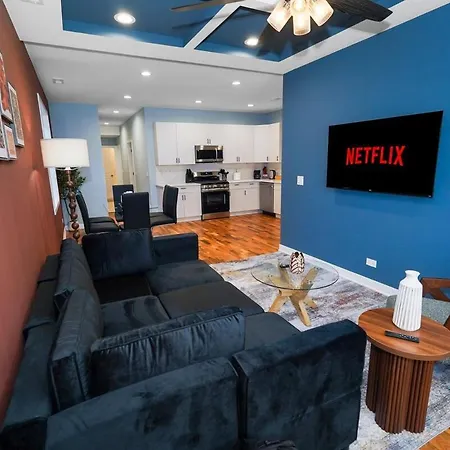 Modern 3br Retreat Near United Center & West Loop Chicago