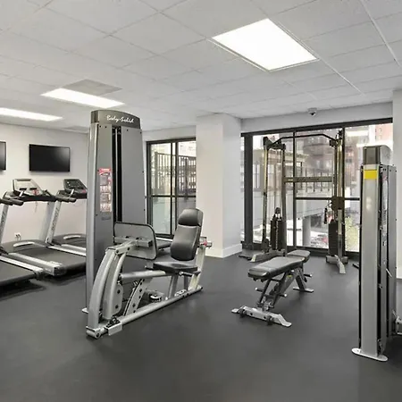 Apartment Downtown Penthouse Views Gym, Parking #1 *