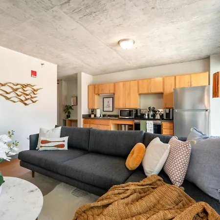 Apartment Downtown 3bd Near Park Museums #7 *