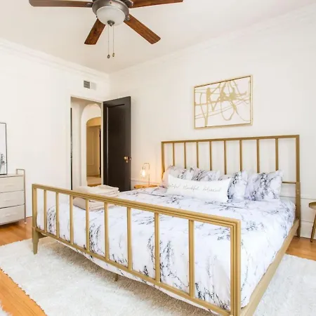 Downtown Magnificent Mile Sleep 20 6bd-6ba Apartment