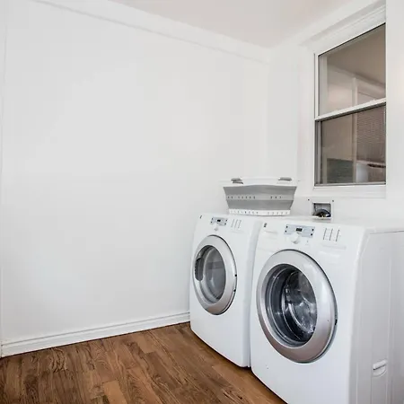 King Bed, Great Wifi, United Center, Walk To Train * Chicago