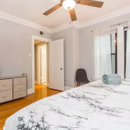 Apartment Gold Coast Mag Mile Location #1 Chicago