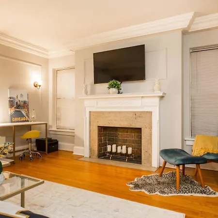 Downtown Guild Magnificent Mile Gold Coast The #3
