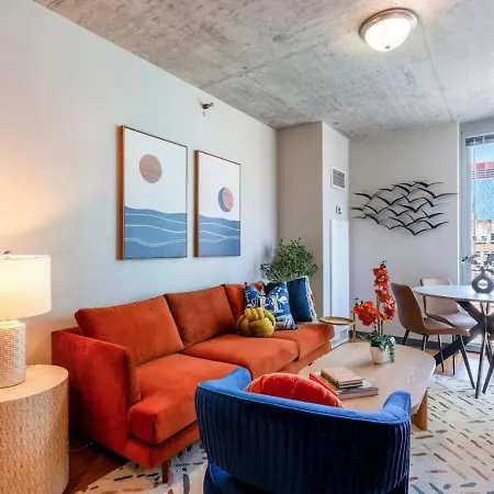 Apartment Downtown 9bd - Sleep 18 -