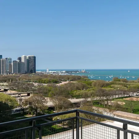 Apartment Downtown Mich Ave Gym Rooftop #10 *