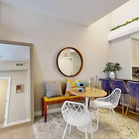 Chic River North Retreat Apartment