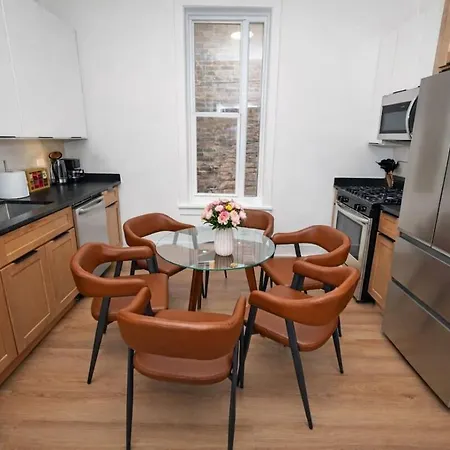 Modern 3br King Near United Center Apartment