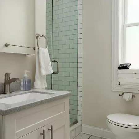 Flexhome East Village - Modern 2br - Quiet Street * Chicago