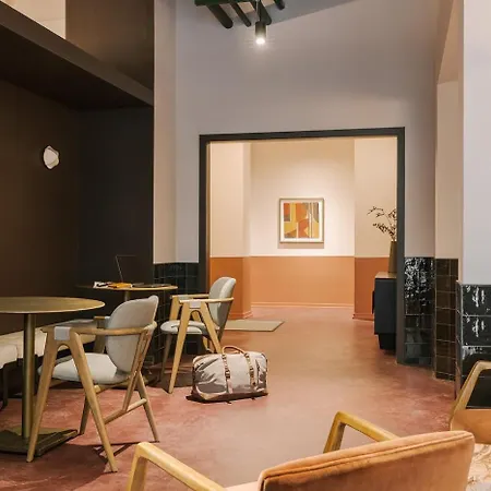 Apartment Livn West Loop Queen Superior