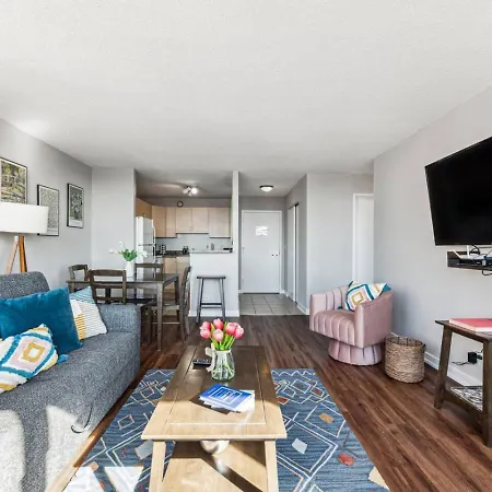 Mich Ave, Downtown, Grant Park 2bd-2ba #23 *