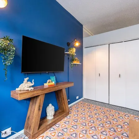 Downtown Penthouse, Vintage 2bd Gym #1 Apartment Chicago