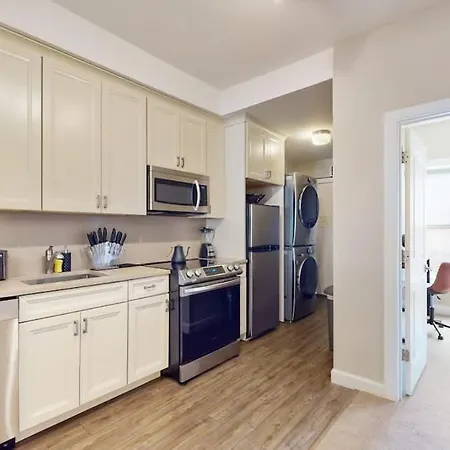 Chic River North Retreat * Chicago