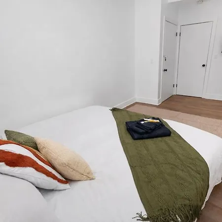 Modern 3br King Near United Center Apartment Chicago