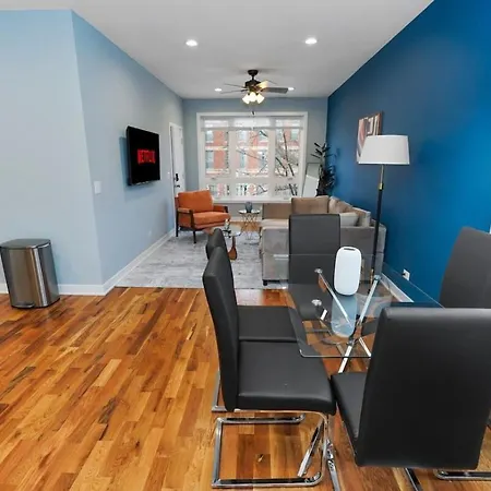 Apartment 3br Oasis Near Downtown & United Center