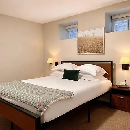 Flexhome West Town - Spacious 2br Duplex - Sleeps 8