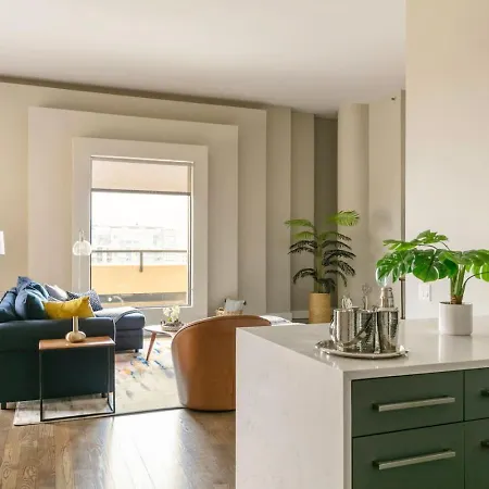 Apartment Dtown Penthouse - 4bd-4ba Parking Gym *