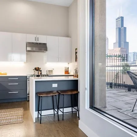 Downtown Penthouse Views Gym, Parking #1 Apartment