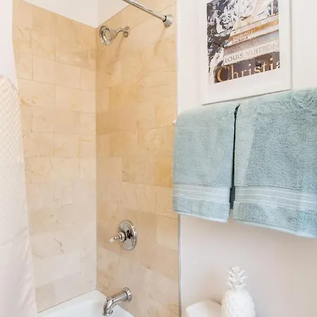 Apartment Gold Coast Mag Mile Location #1 *