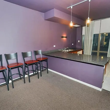 Grant Park 2br With Balcony Skyline View & Gym In Downtown Apartment Chicago