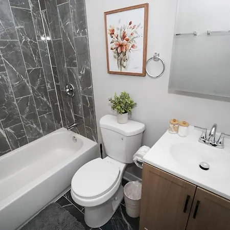 3br Oasis Near Downtown & United Center Apartment *