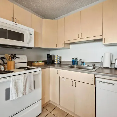 Mich Ave Downtown 2bd, Grant Park Museums #25 Apartment *