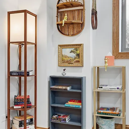 Fully Updated Jr, 1 Bed, Steps From Lincoln Park *