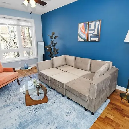 3br Oasis Near Downtown & United Center Apartment Chicago