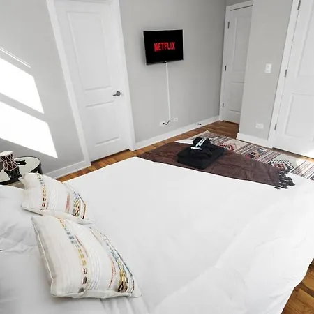Apartment 3br Oasis Near Downtown & United Center Chicago