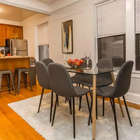 Downtown Magnificent Mile Sleep 20 6bd-6ba Chicago