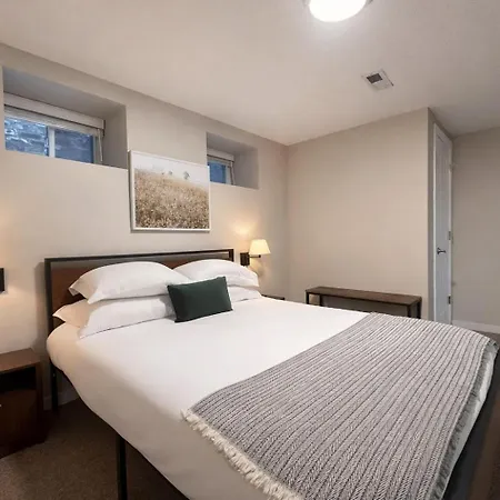 Flexhome West Town - Spacious 2br Duplex - Sleeps 8 * Chicago