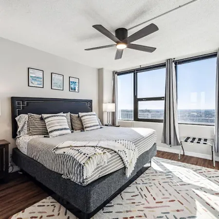 Apartment Mich Ave, Downtown, Grant Park 2bd-2ba #23