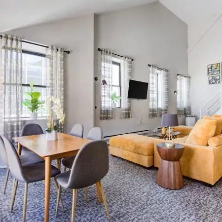 Apartment Sleep 25 - Huge Downtown Vintage Lofts, Balcony & Gym
