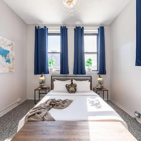 Sleep 14 Downtown, Vintage 5bd-2ba Gym & Patio