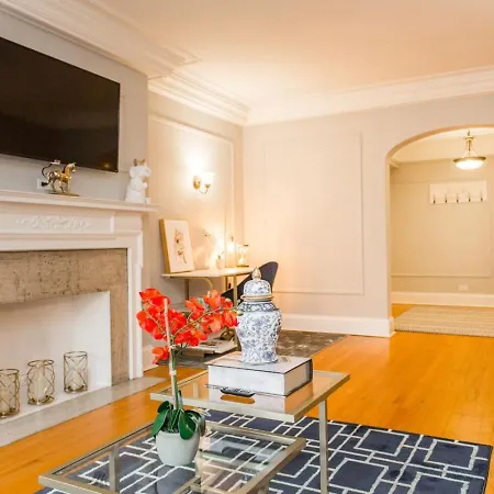 Apartment Gold Coast Mag Mile Location #1