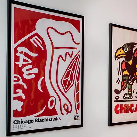 King Bed, Great Wifi, United Center, Walk To Train Apartment Chicago
