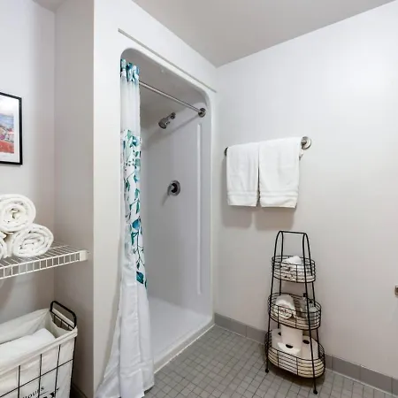 Apartment Downtown 2bd Gym Near Park Museums #4 *