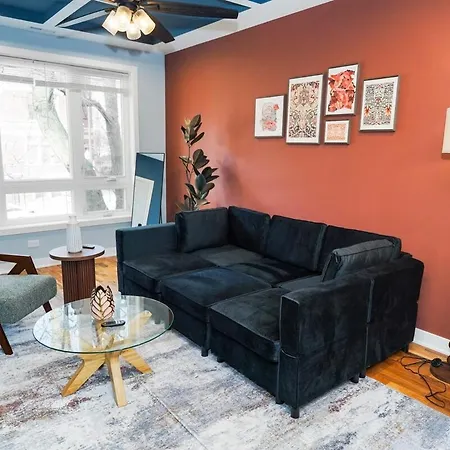Modern 3br Retreat Near United Center & West Loop Chicago