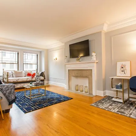 Downtown Magnificent Mile Sleep 20 6bd-6ba Chicago