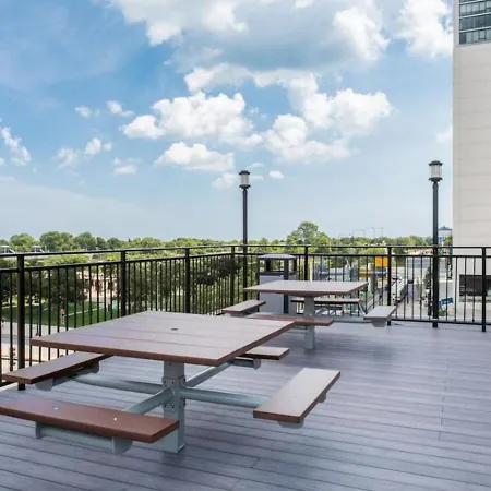 Mich Ave Downtown, Park, Museums 2bd-2ba #4
