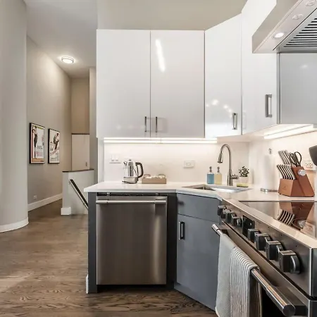Downtown Penthouse 3bd Views Parking Gym #2 *
